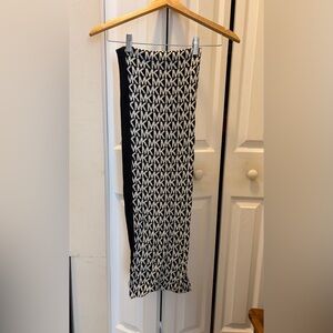 MICHAEL KORS Reversible Logo Knit Scarf - Black & Cream - 64"